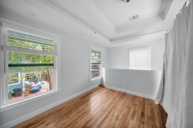 Building Photo - 303 Welch St