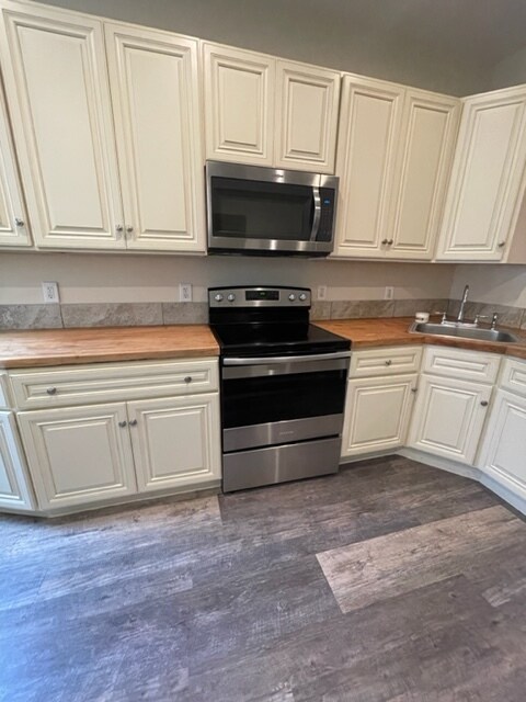 Building Photo - 1320 Northampton St