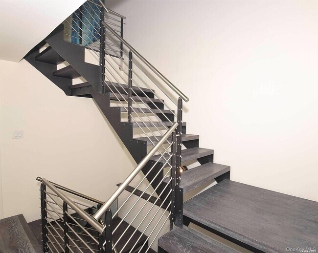 Building Photo - 31 Florida St