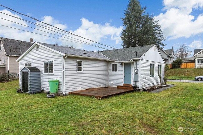 Building Photo - Cozy 3 Bedroom Retreat in Central Tacoma