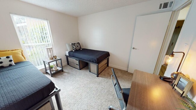 Bedroom - Cambridge House Apartments