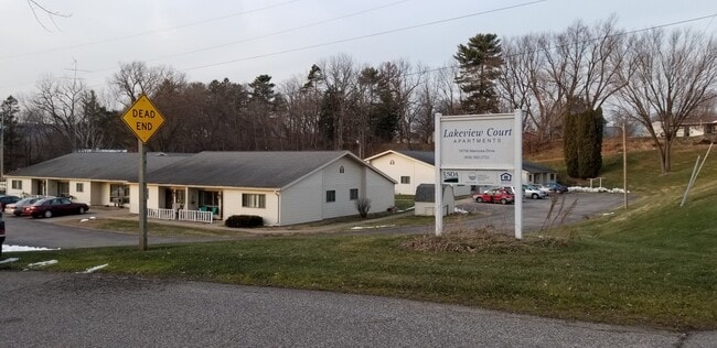 Primary Photo - Lakeview Court