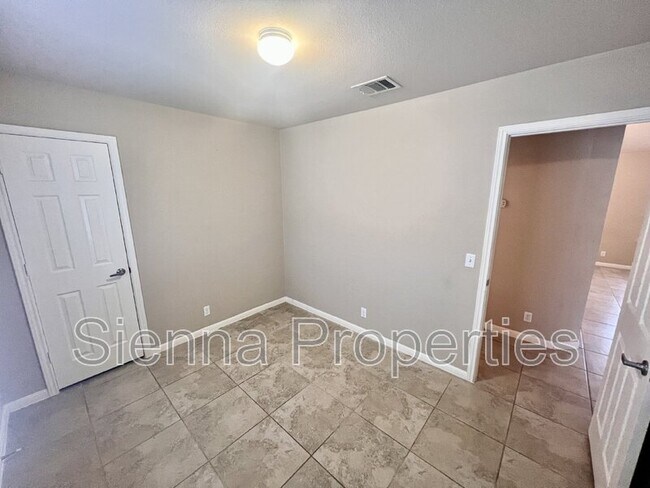 Building Photo - 2509 Elara Dr