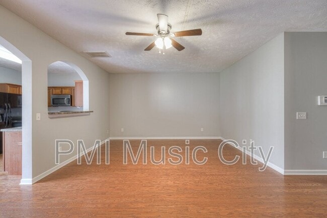 Building Photo - 1068 Ashmore Dr