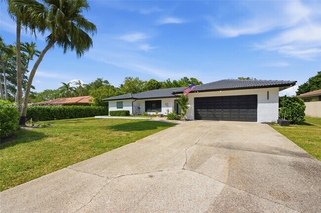 Building Photo - 9935 Ramblewood Dr