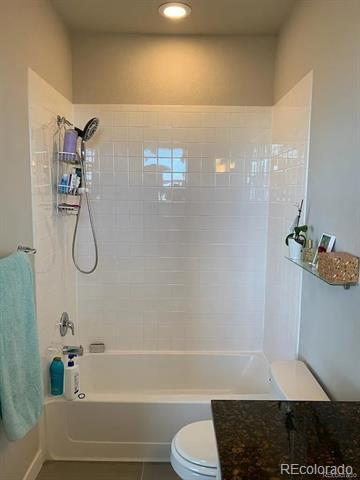 Building Photo - 618 E Hinsdale Ave