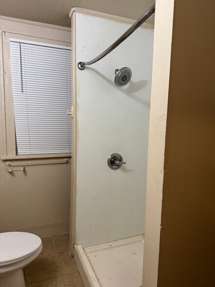 Building Photo - 5036 Dailey Ave