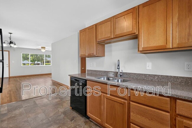 Building Photo - 3127 Thomas Ave