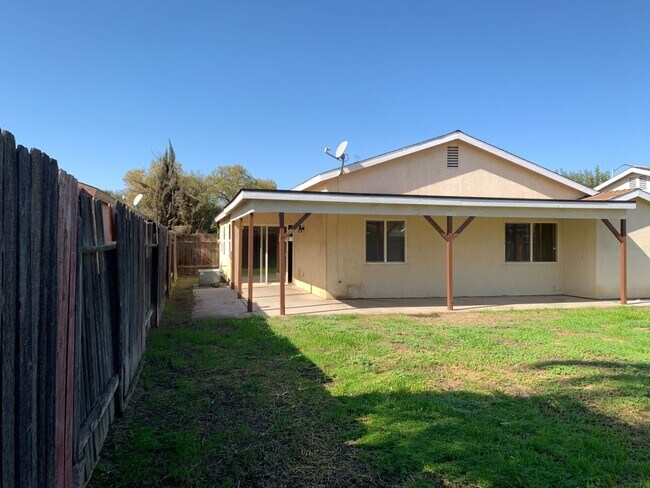 Building Photo - 6204 Straub Ln