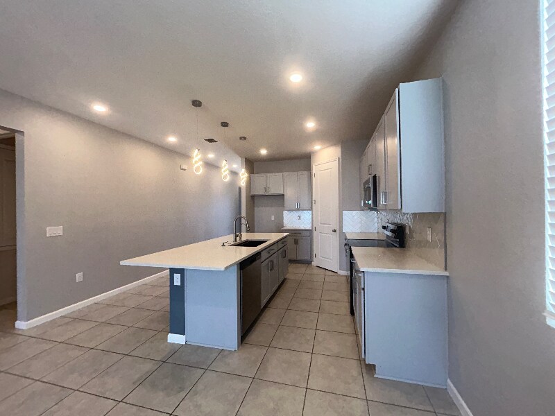 Building Photo - 228 Hillcrest Dr