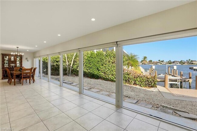 Building Photo - 339 Landmark St