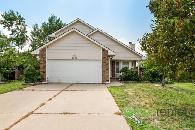 Primary Photo - 3 Bedroom | 3 Bathroom - Ready to Entertai...