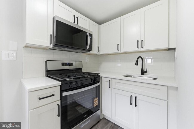 Building Photo - 923 Ridgeway St