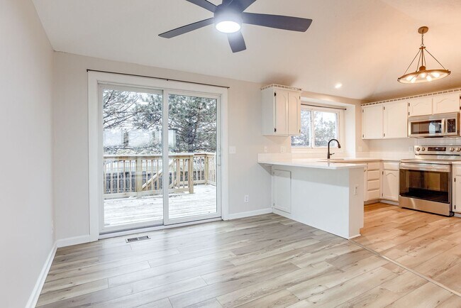 Building Photo - 7926 Primrose Ct