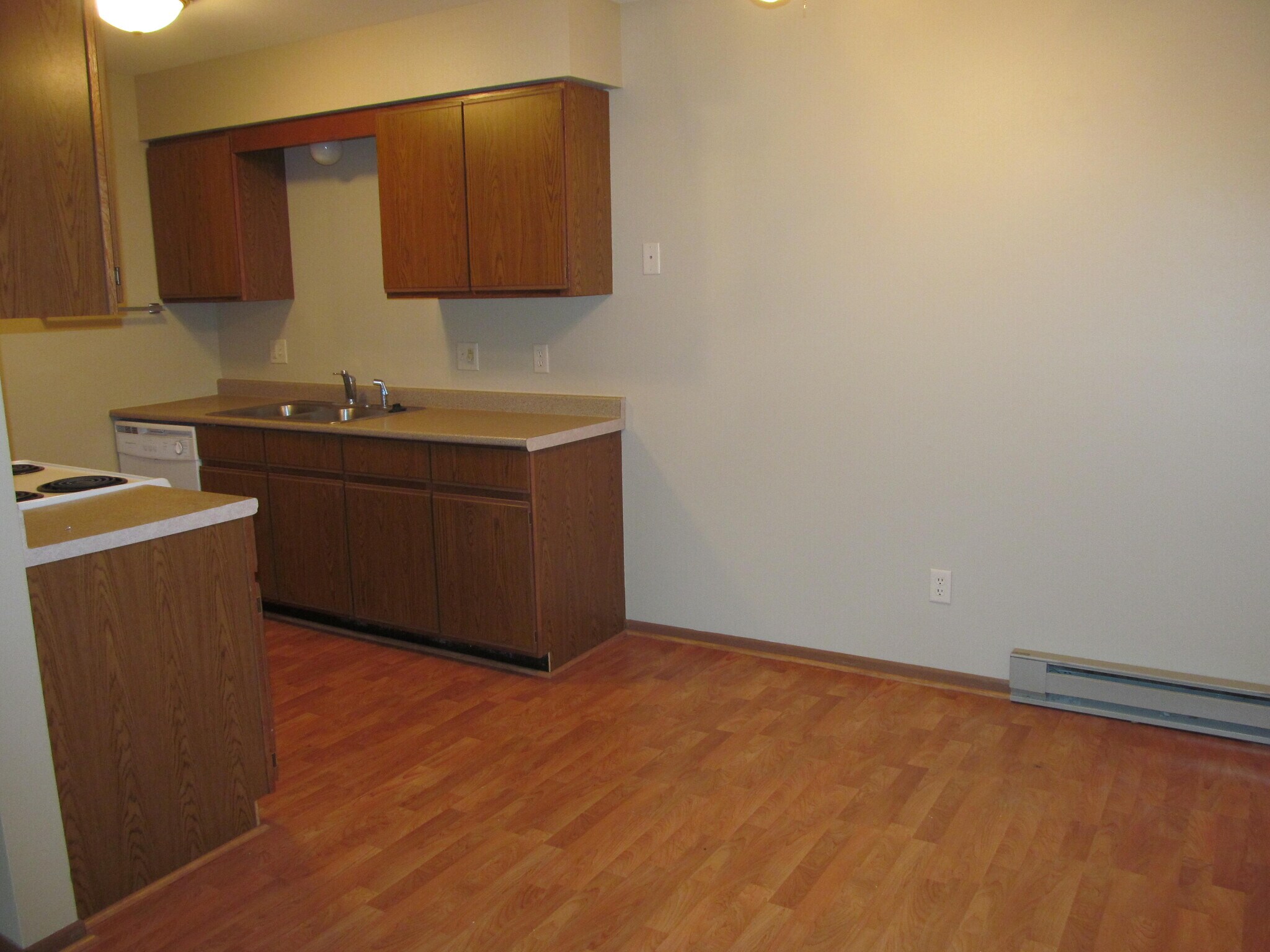 Building Photo - 2035 Sylvan Way