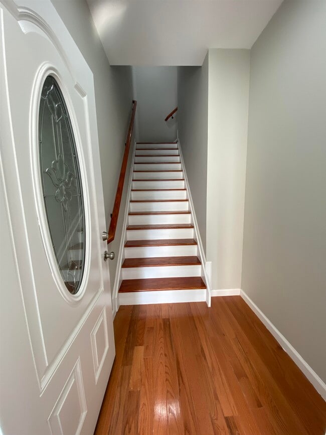 Building Photo - 176 Avenue F