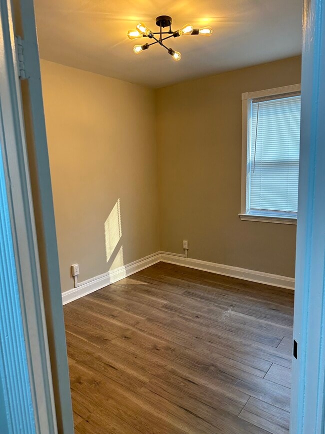 Bedroom 2 - 905 Saint Dunstans Rd