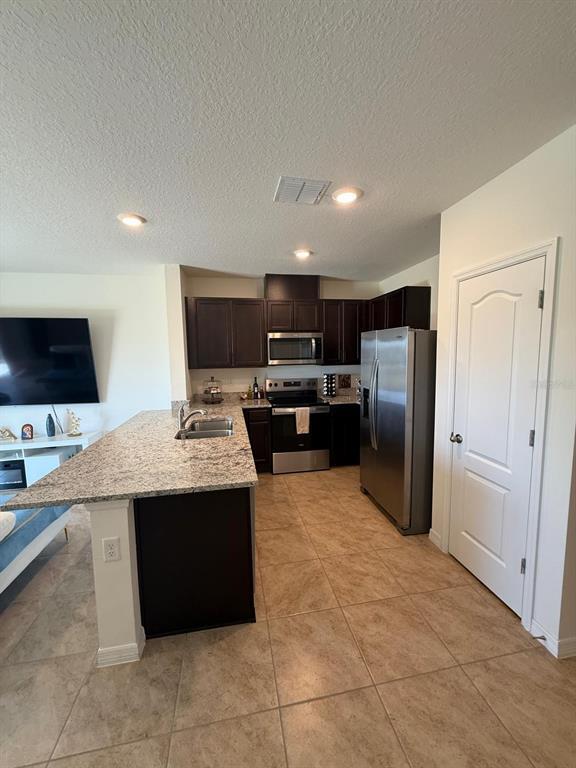 Building Photo - 1419 Plank Pl