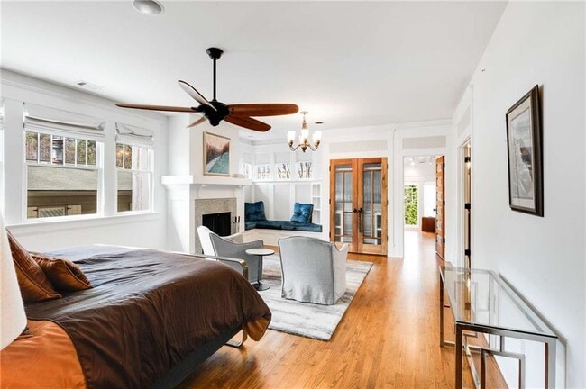 Building Photo - 349 9th St NE