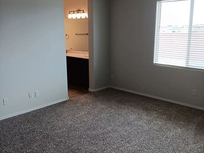 Building Photo - Welcome to this beautiful 3 bedroom, 2 bat...