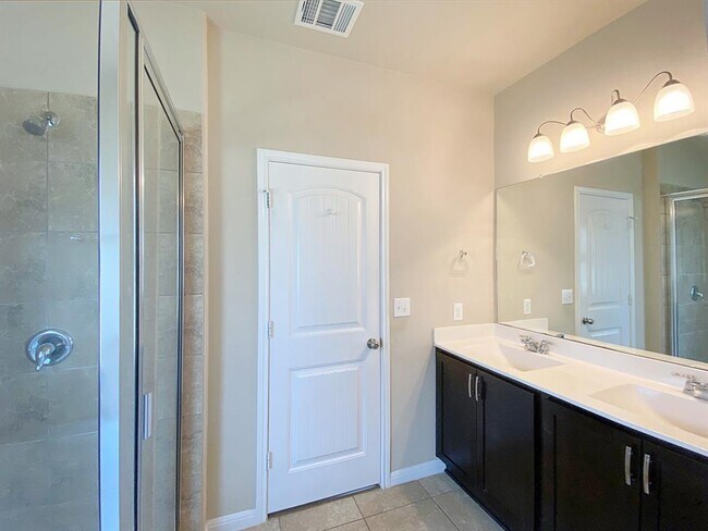 Building Photo - 528 Longhorn Cavern Rd