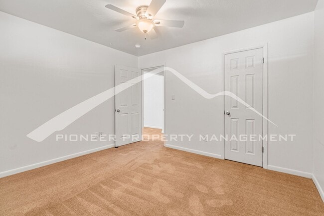 Building Photo - 11930 W Independence Ave
