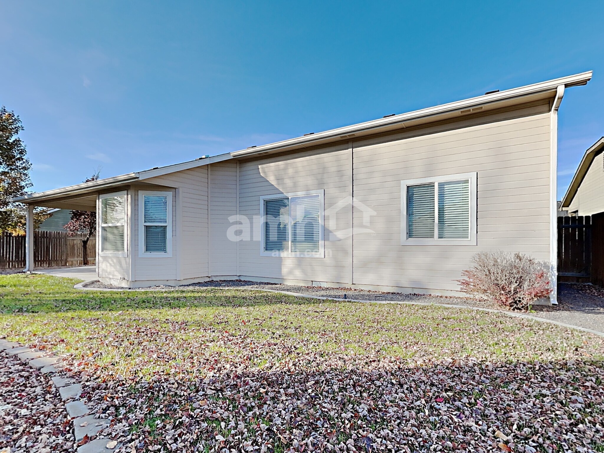 Building Photo - 11115 W Rose Lake St