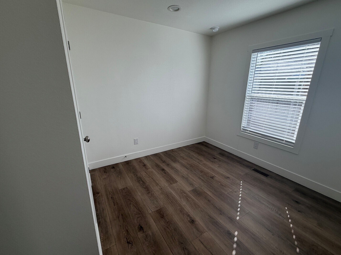 Building Photo - 501 E Ray Rd