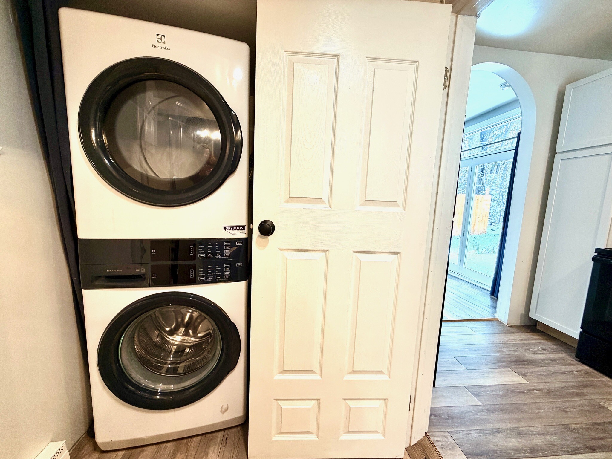 Building Photo - 924 Electric Ave