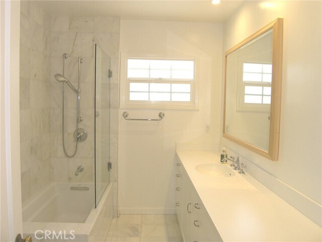 Building Photo - 4128 Vía Picaposte