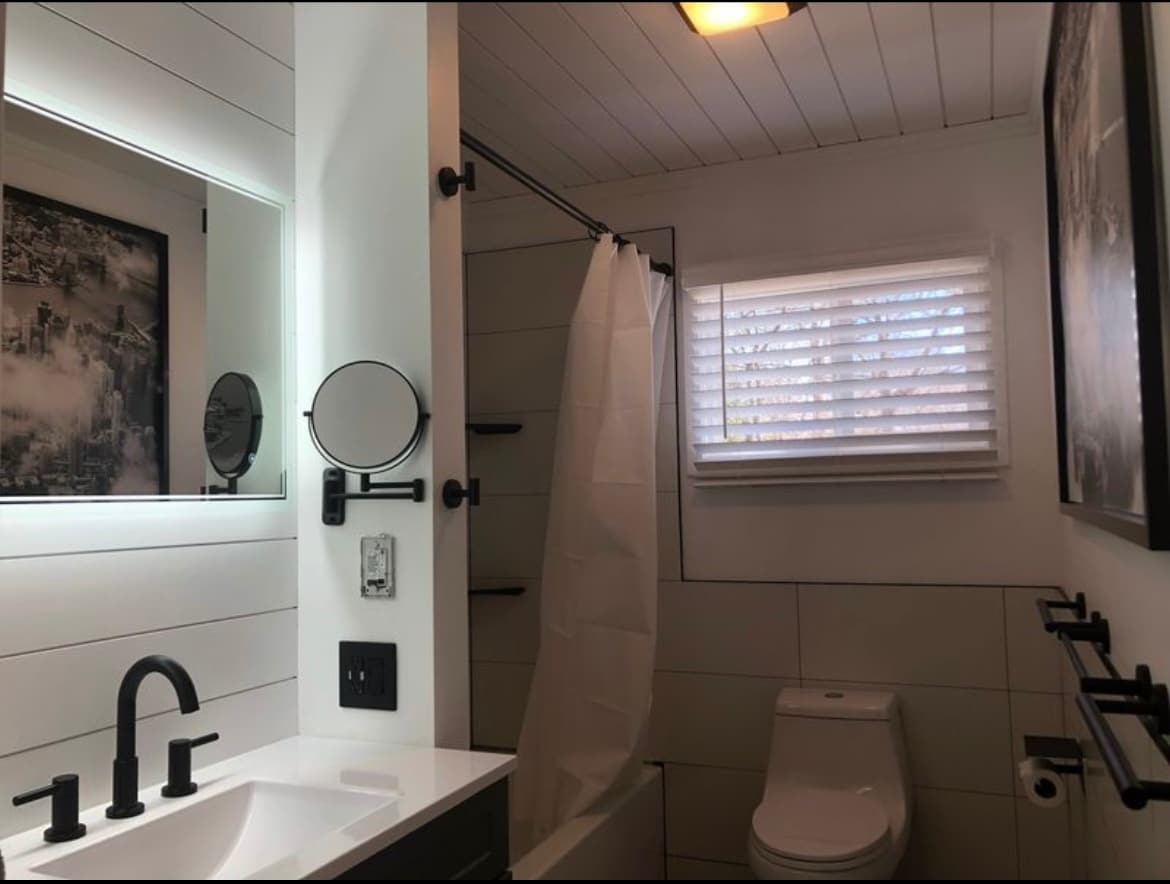 Building Photo - 937 Avenue B