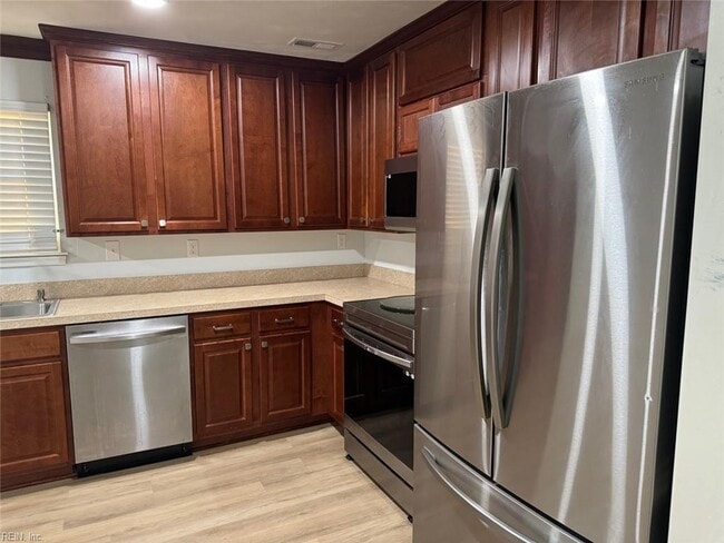 Building Photo - 5686 Rivermill Cir