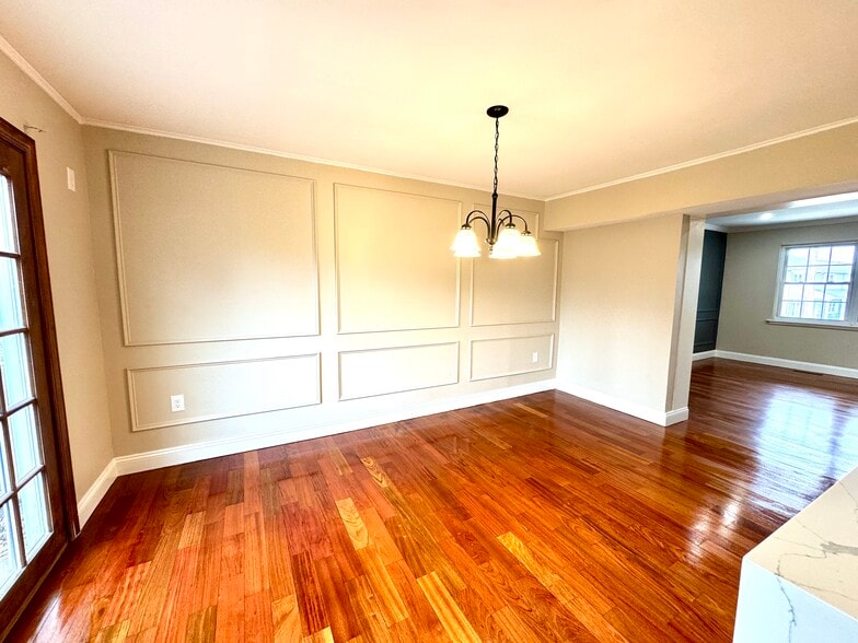 Building Photo - 540 Valleywood Rd