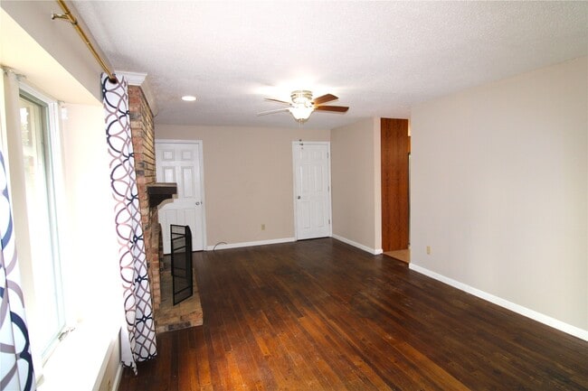 Building Photo - 736 Henry Ave