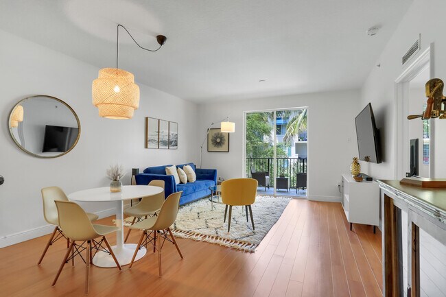 Building Photo - 255 NE 3rd Ave