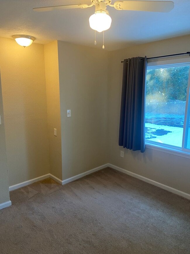 Building Photo - Beautiful one story home in Norfolk