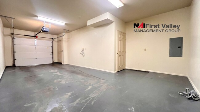 Building Photo - *****Half off First Months Rent *****2 Bed...