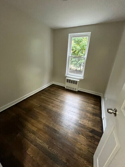 Building Photo - 676 Park Ave