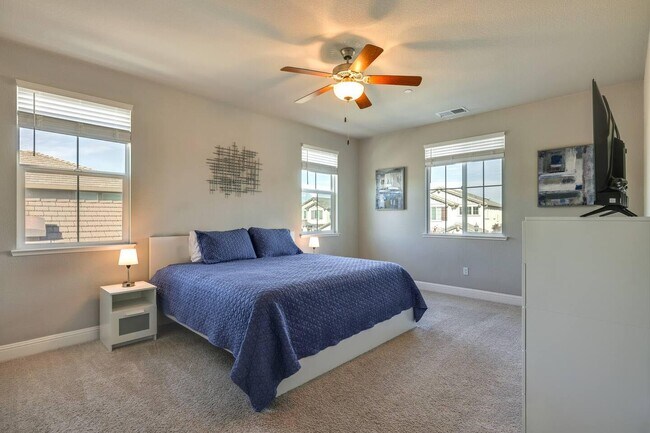 Building Photo - 2606 Petal Way