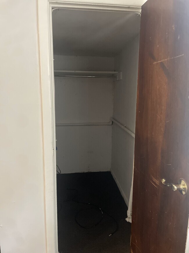 Building Photo - 260 Greenough St