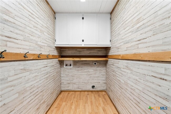 Building Photo - 1801 S 47th St