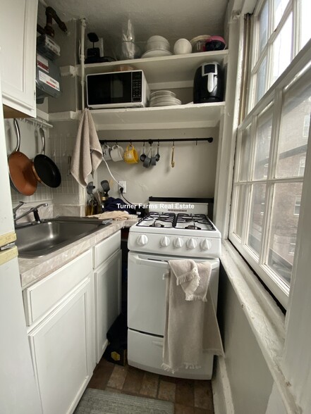 Building Photo - 5 Champney Pl