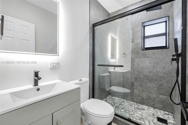 Building Photo - 2244 SW 10th St