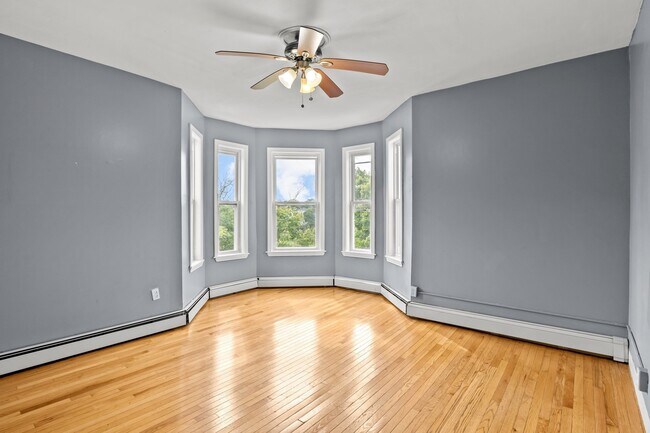 Building Photo - 26 Alpine Pl
