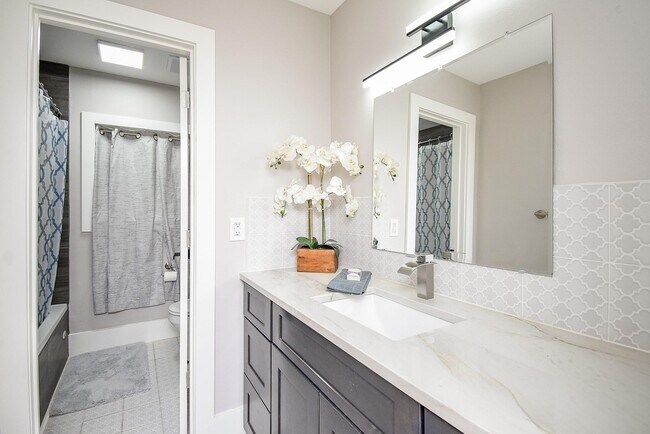 Building Photo - 7618 Highmeadow Dr