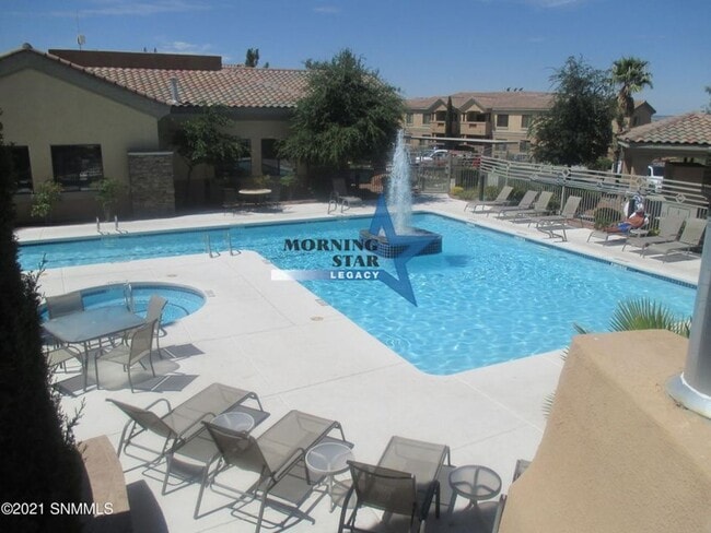 Building Photo - 2-Bedroom Condo Unit with Mountain Views!