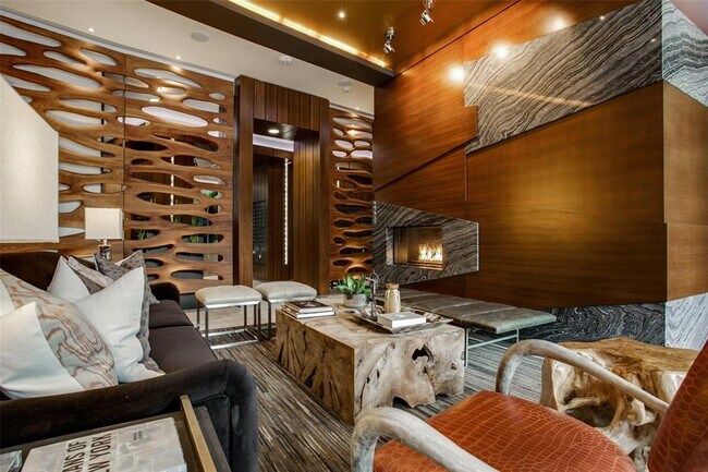 Building Photo - 214 Barton Springs Rd