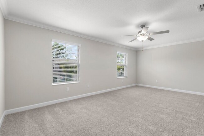 Building Photo - LIKE NEW Townhome in Willow Square!