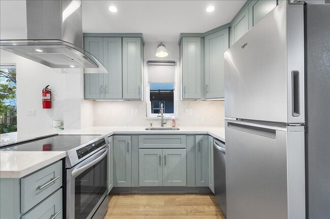 Building Photo - 1012 Broadway