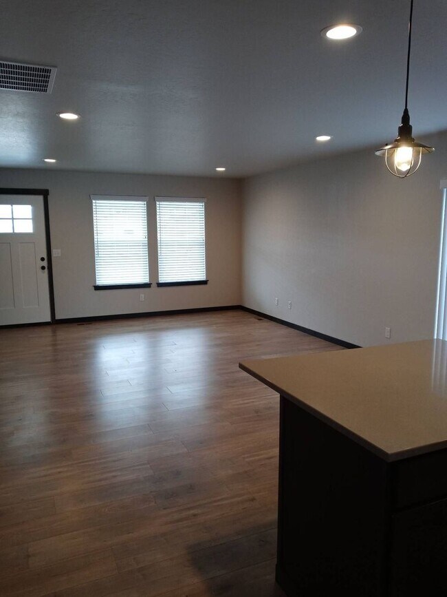 Building Photo - Beautiful Brand New Post Falls Home on the Prairie